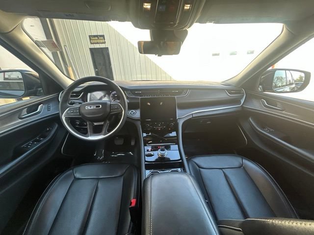 Used 2023 Jeep Grand Cherokee L Limited w/ Luxury Tech Group II AWD/4WD image 18