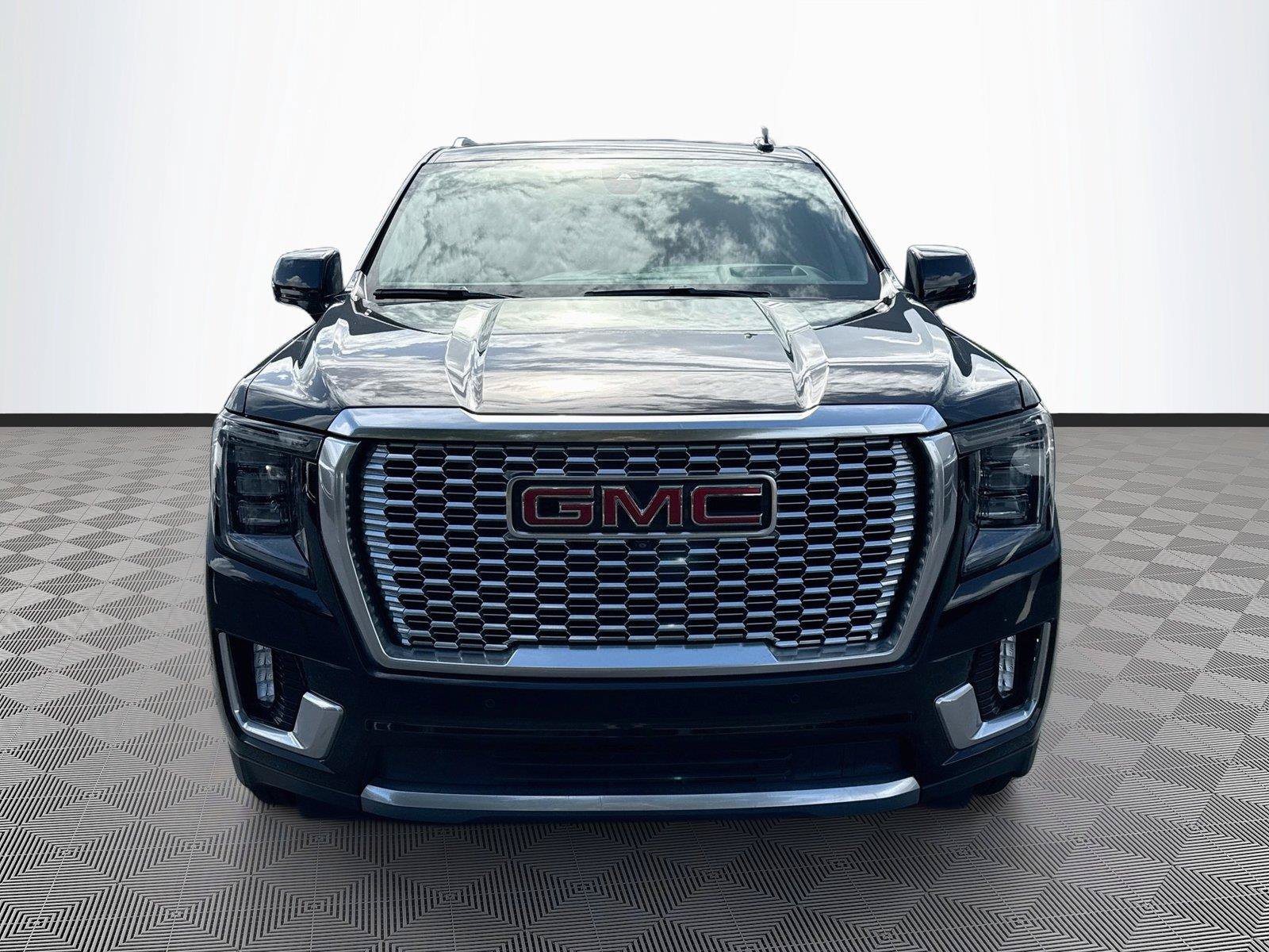 Used 2021 GMC Yukon Denali w/ Denali Premium Package AWD/4WD image 2