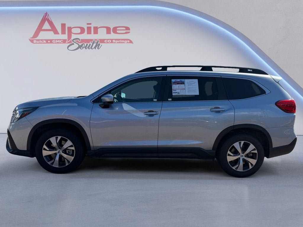 Used 2025 Subaru Ascent Premium AWD/4WD image 2