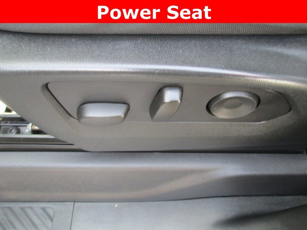 Used 2024 Chevrolet Silverado 2500 Custom w/ Custom Value Package image 21