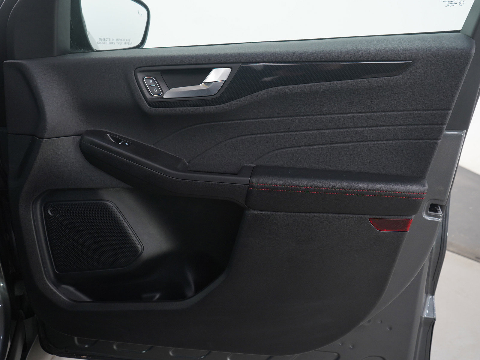 Used 2025 Ford Escape ST-Line image 13