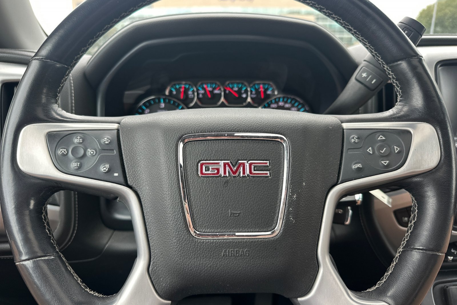 Used 2018 GMC Sierra 1500 SLT AWD/4WD image 32