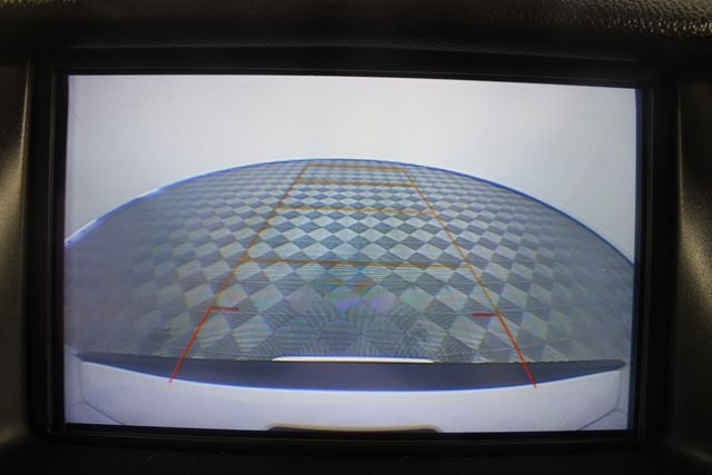 Used 2020 GMC Yukon SLT w/ Graphite Edition image 3