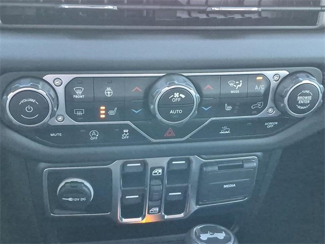 Used 2024 Jeep Wrangler Sahara image 36