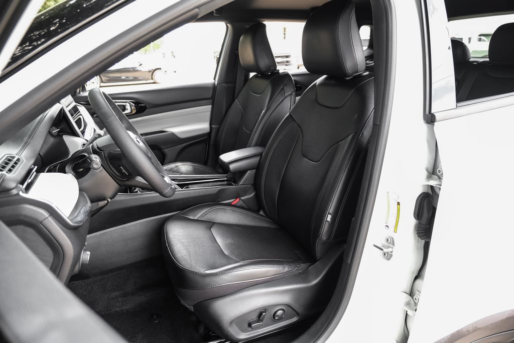 Used 2023 Jeep Compass Limited AWD/4WD image 8