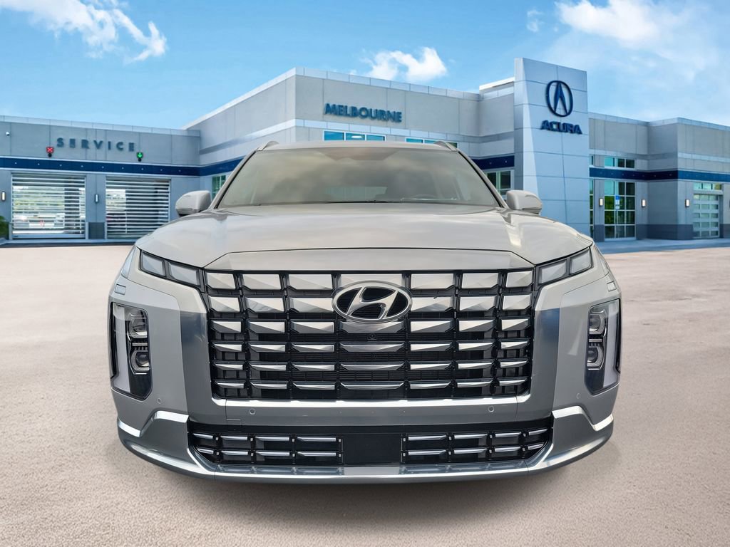 Used 2024 Hyundai Palisade Calligraphy image 2