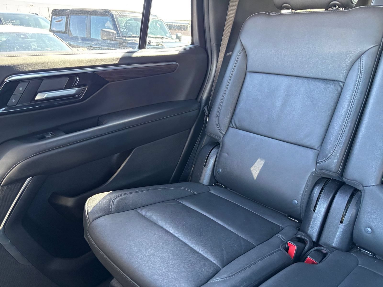 Used 2025 Chevrolet Tahoe Z71 AWD/4WD image 42