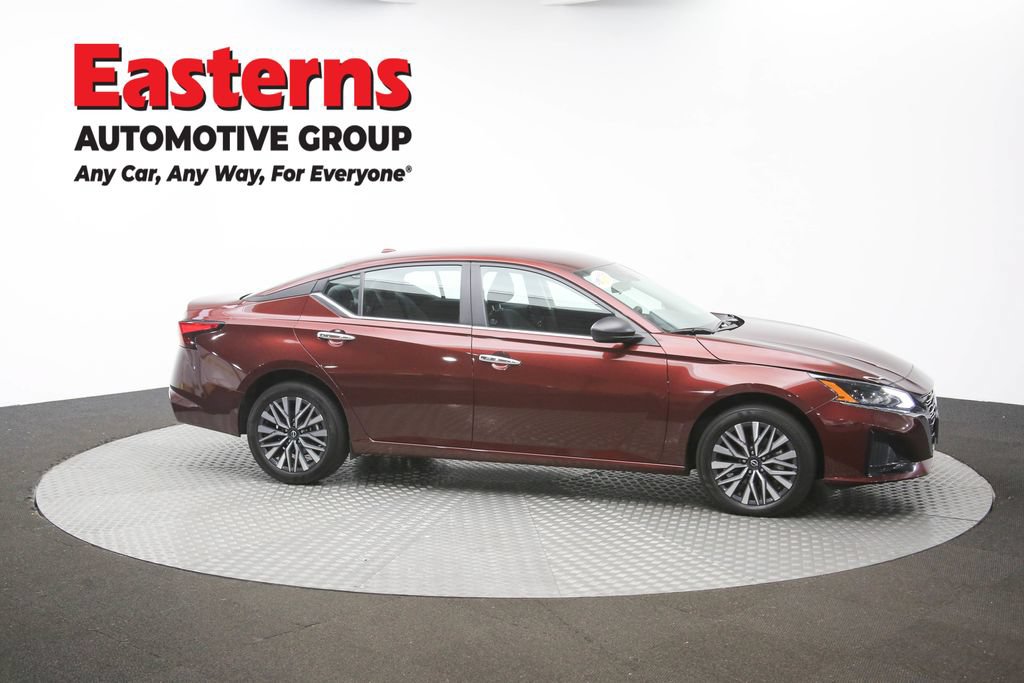 Used 2025 Nissan Altima 2.5 SV AWD/4WD image 42