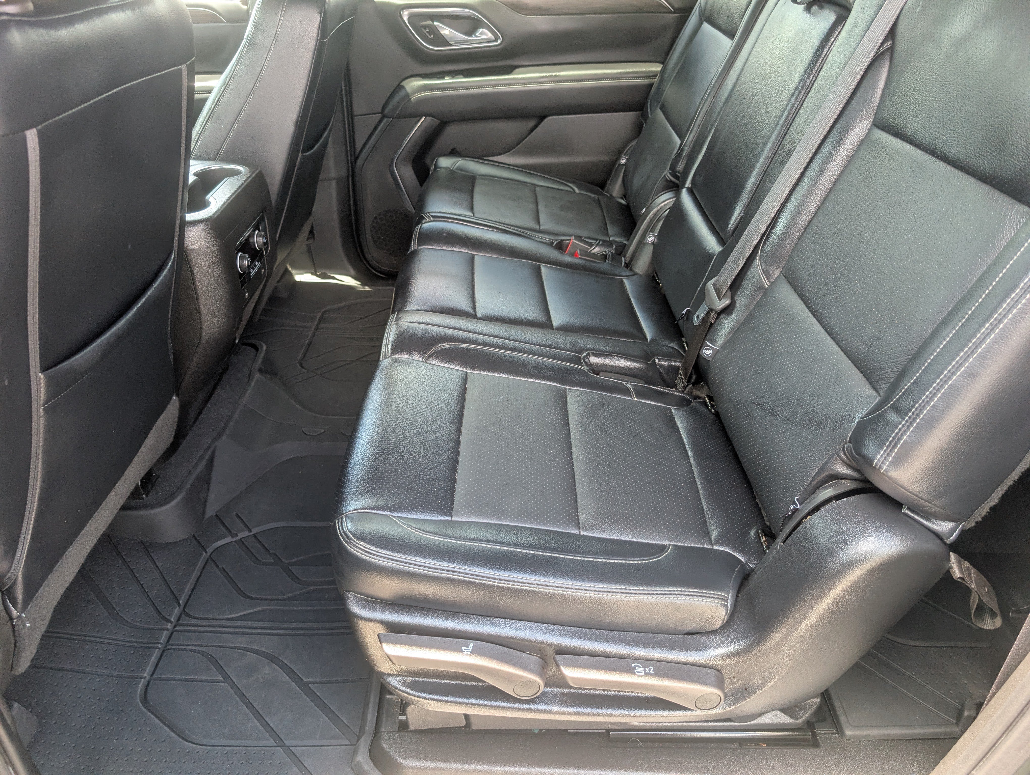 Used 2023 Chevrolet Suburban LS w/ Driver Alert Package RWD image 28