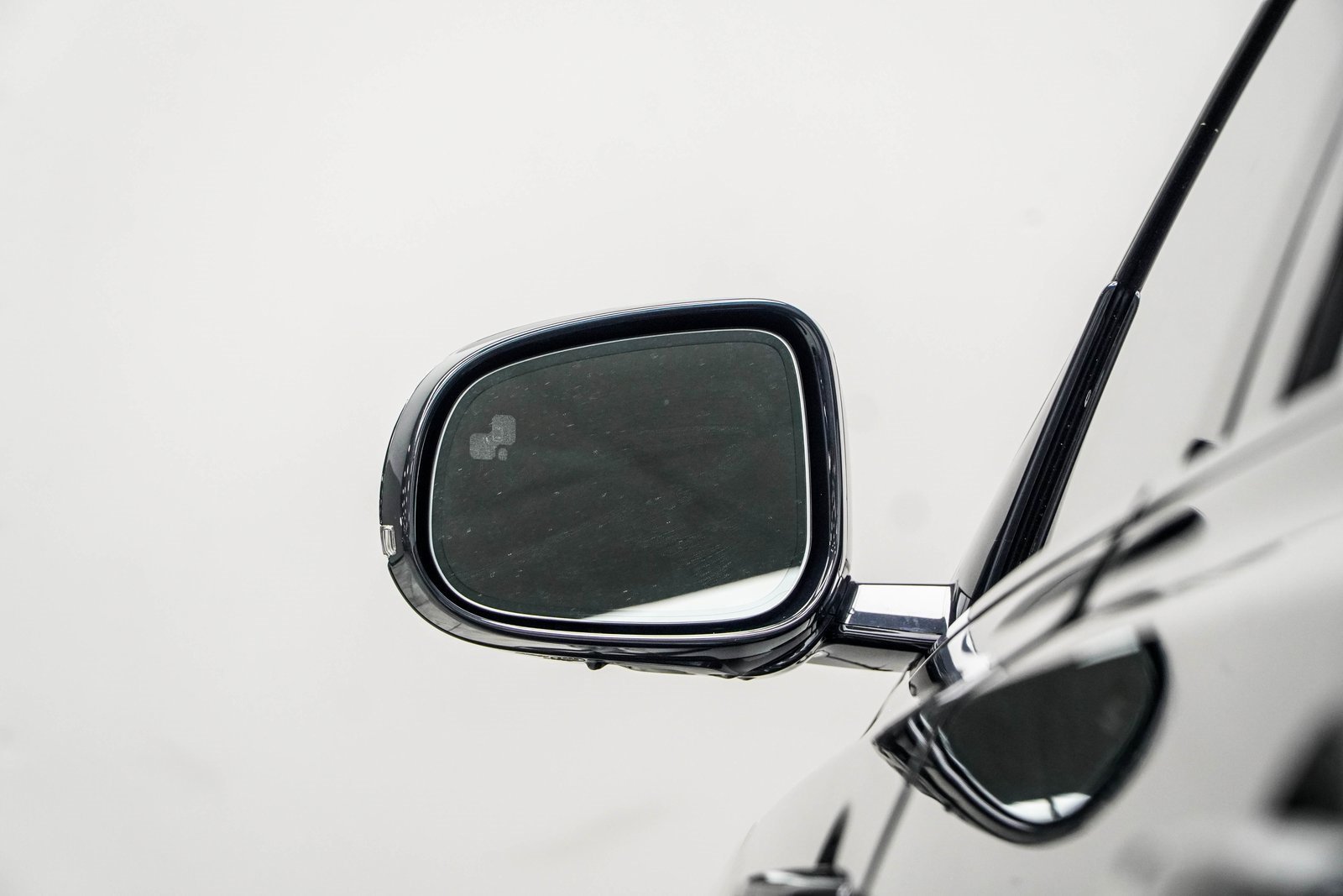 Used 2024 Jaguar XF R-Dynamic SE image 14