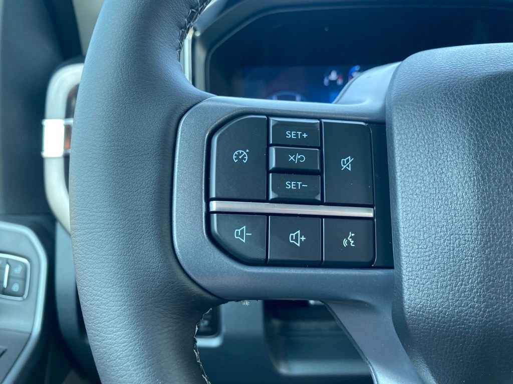 New 2026 Ford F350 Lariat w/ FX4 Off-Road Package image 10
