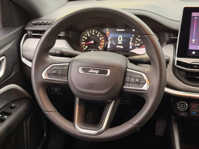 Used 2024 Jeep Compass Latitude AWD/4WD image 18