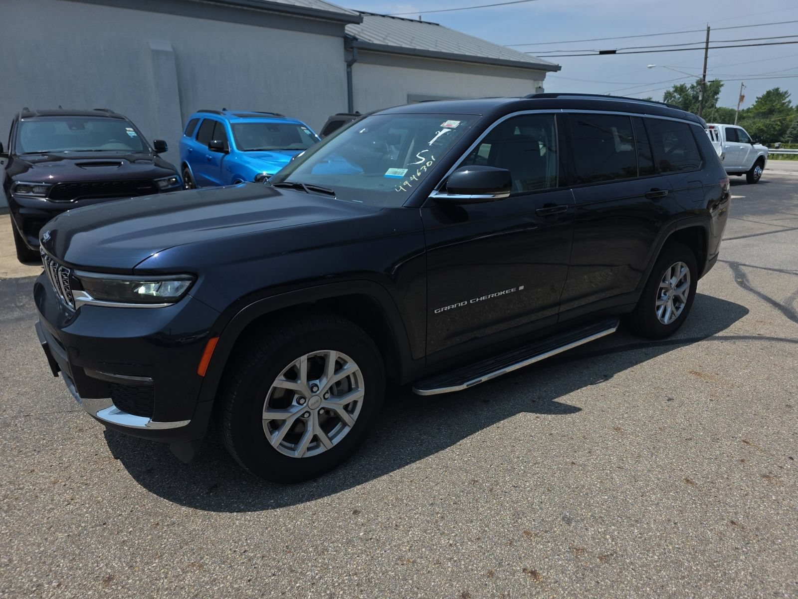 Used 2023 Jeep Grand Cherokee L Limited w/ Luxury Tech Group II AWD/4WD image 1