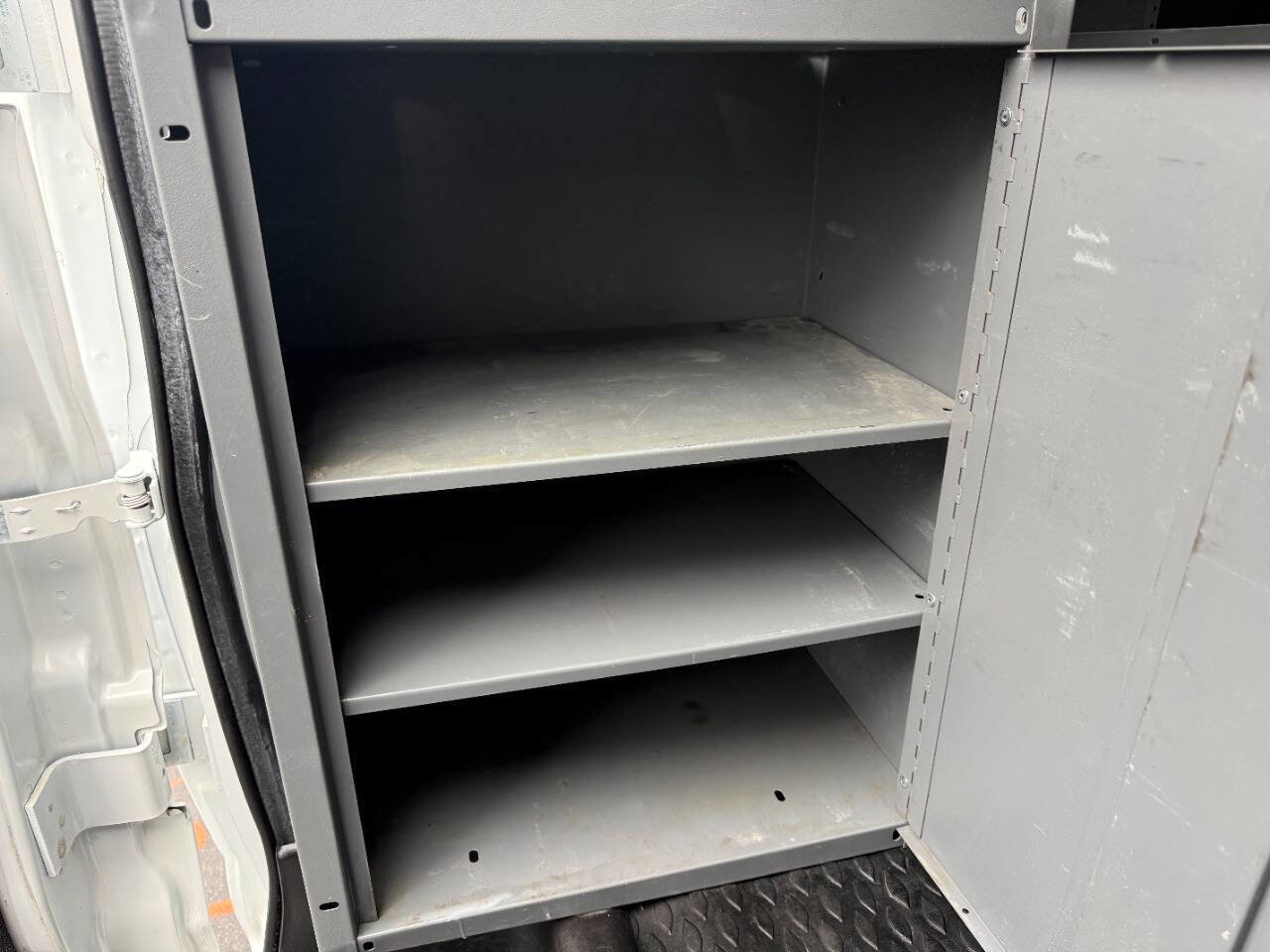 Used 2015 Chevrolet Express 2500 image 12