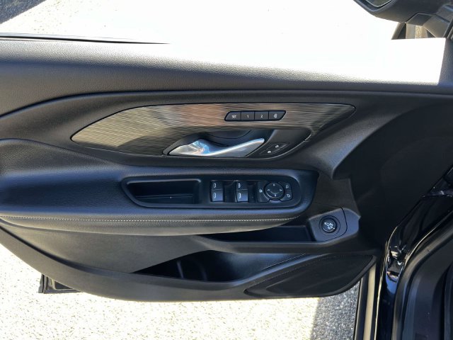 Used 2024 GMC Terrain SLT w/ LPO, Floor Liner Package AWD/4WD image 18