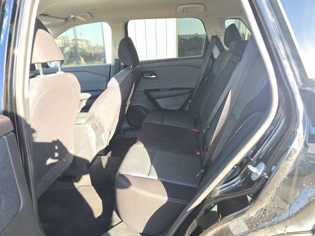 Used 2023 Nissan Rogue SV image 11