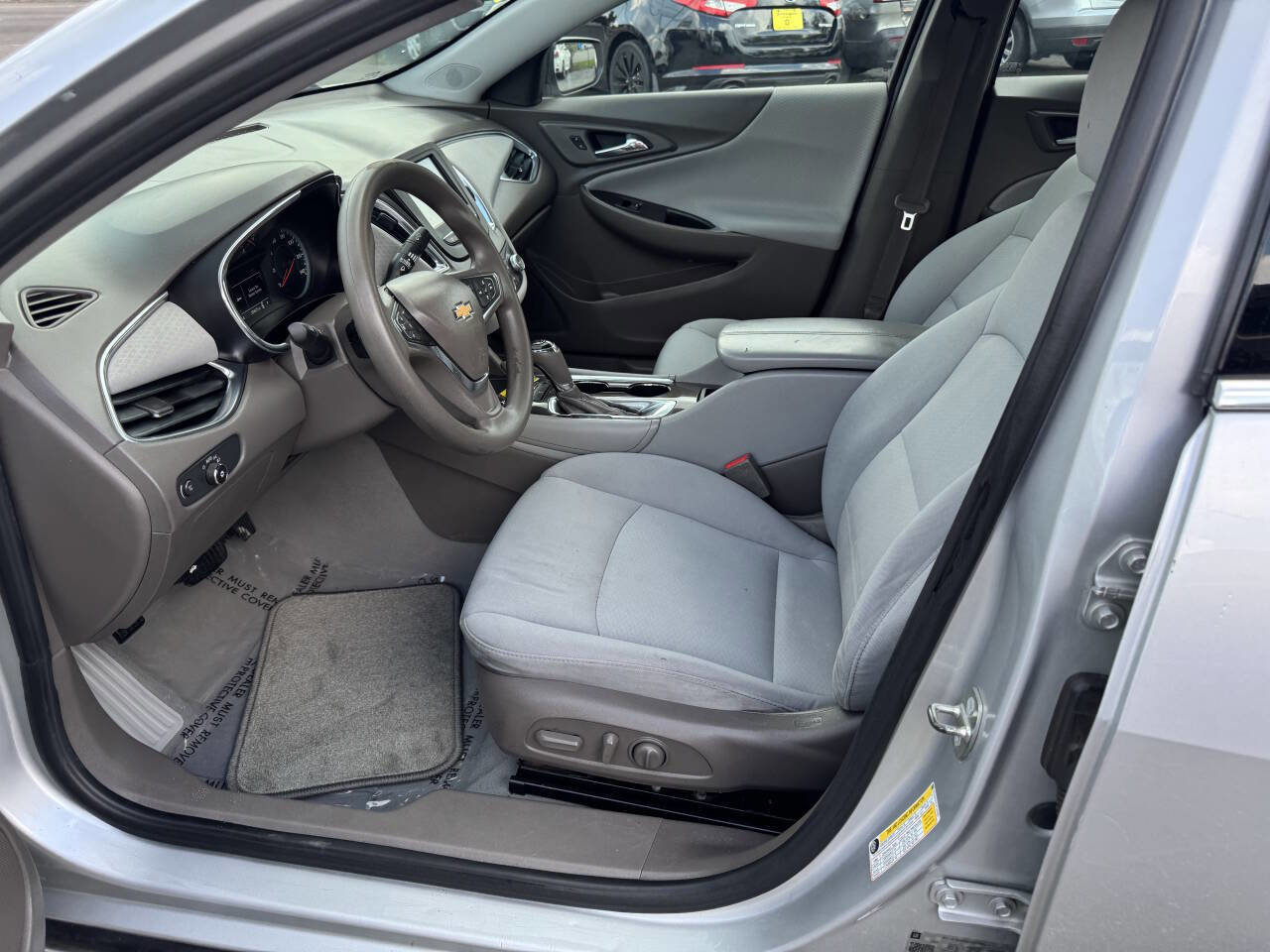 Used 2018 Chevrolet Malibu LT image 19