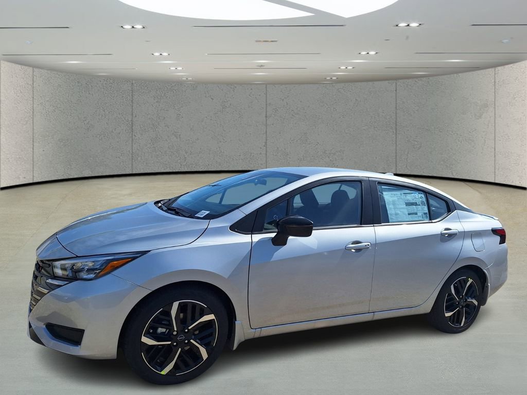 New 2025 Nissan Versa SR w/ Trunk Package