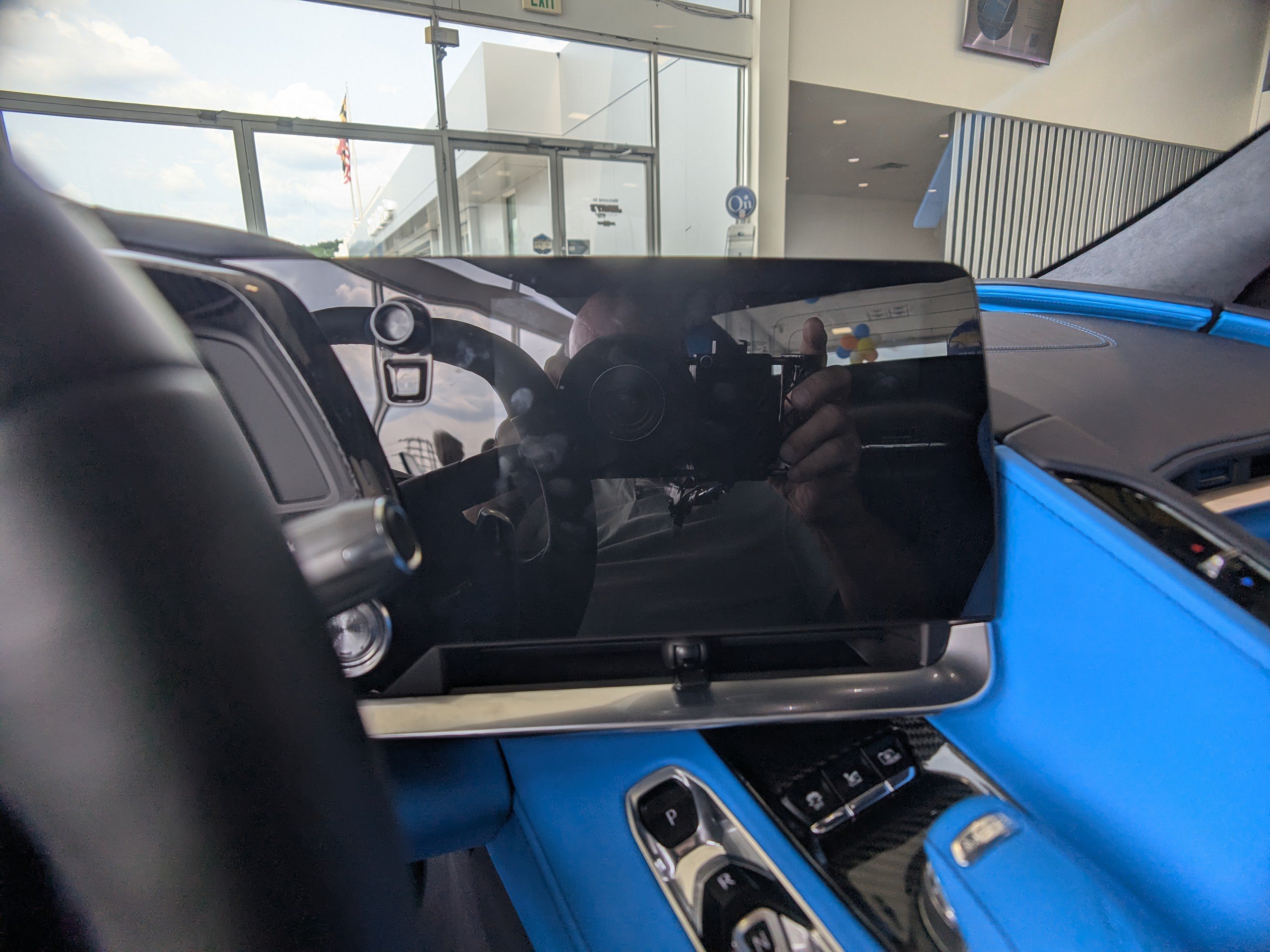 Used 2021 Chevrolet Corvette Stingray Premium Conv w/ Z51 Performance Package RWD image 17