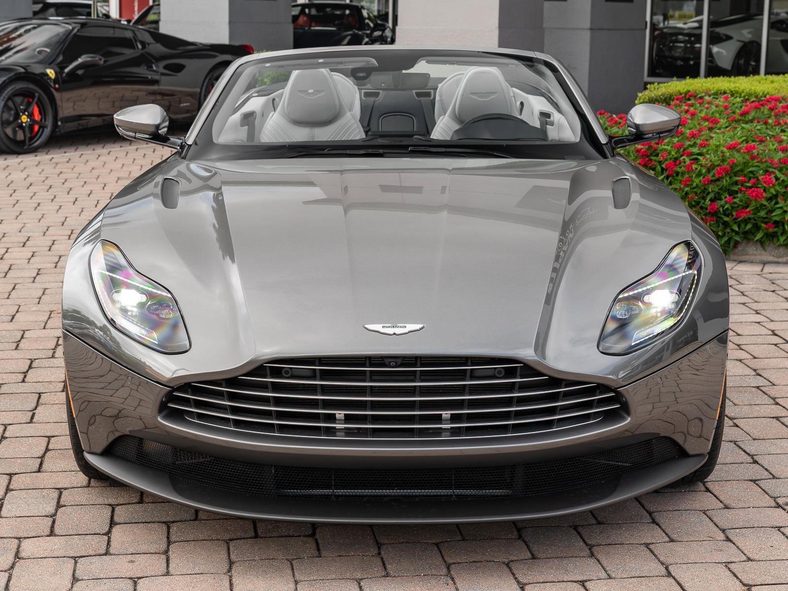 Used 2020 Aston Martin DB11 Volante image 5
