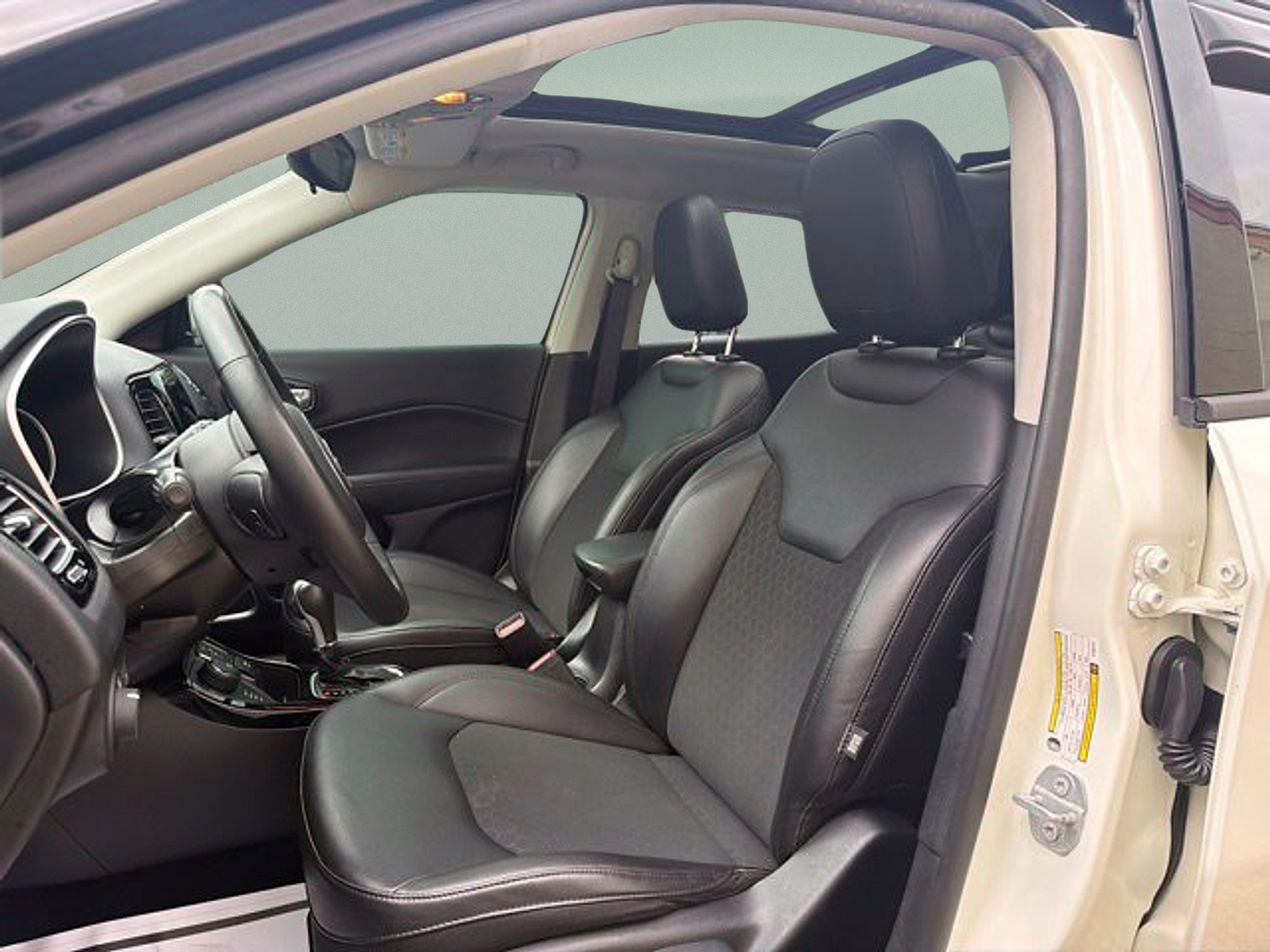 Used 2019 Jeep Compass Latitude AWD/4WD image 11