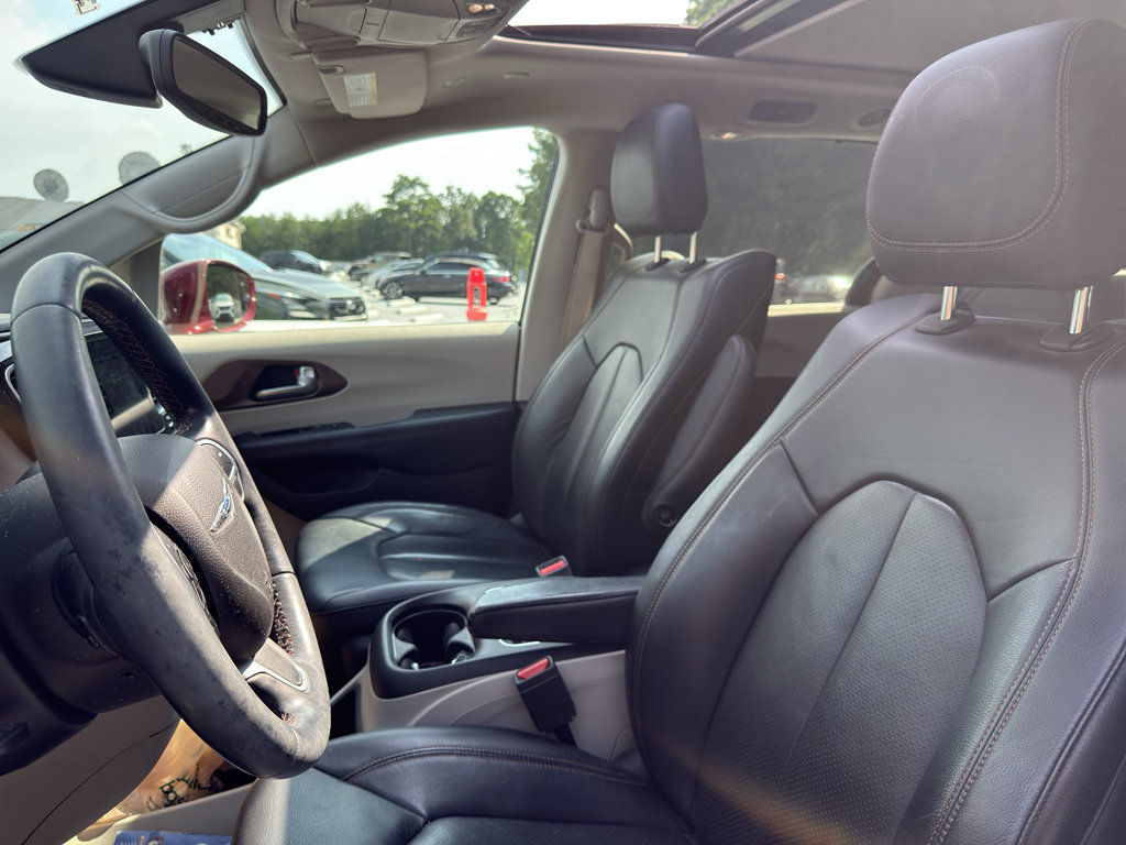 Used 2018 Chrysler Pacifica Touring-L Plus w/ Tire & Wheel Group FWD image 7