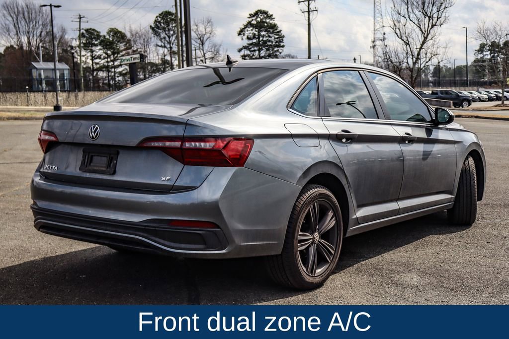 Used 2023 Volkswagen Jetta SE w/ Panoramic Sunroof Package image 8