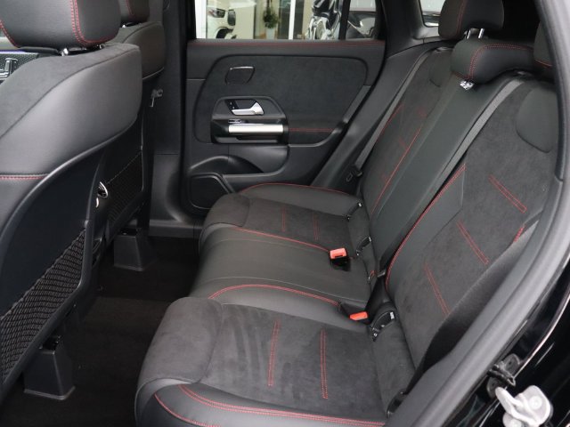 Certified 2025 Mercedes-Benz GLA 250 image 6