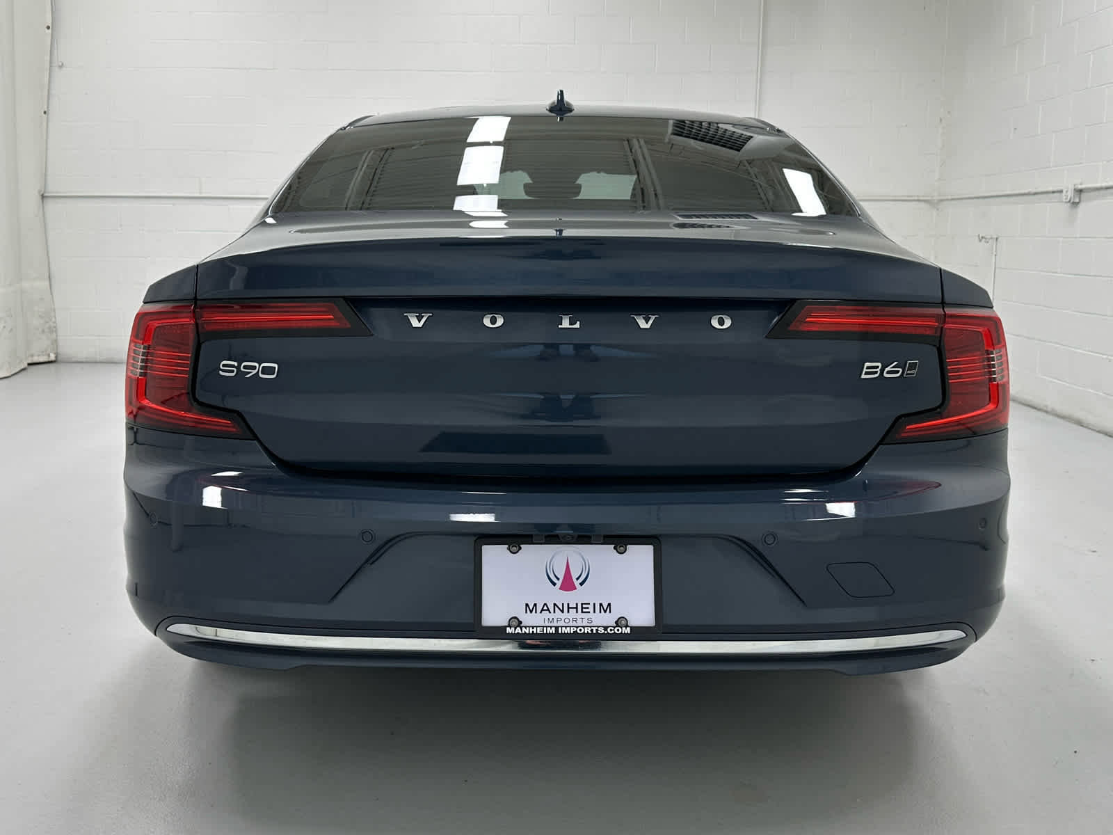 Used 2023 Volvo S90 B6 Plus AWD/4WD image 7