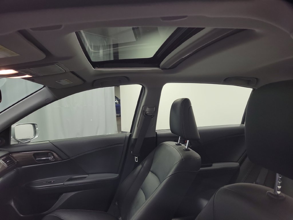 Used 2017 Honda Accord EX-L image 16
