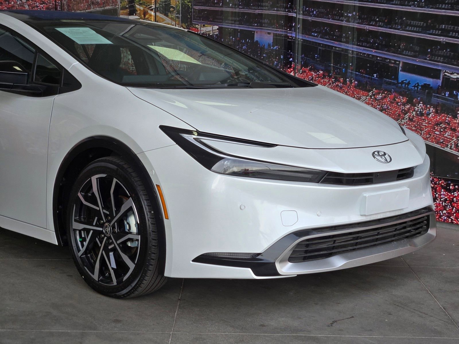 Used 2026 Toyota Prius Plug-In Hybrid w/ Limited Premium Package image 2