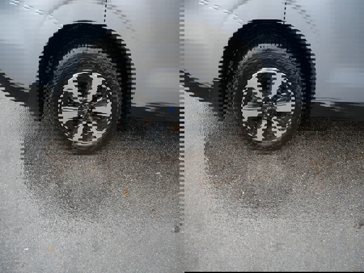 Used 2017 Subaru Forester 2.5i Premium w/ All-Weather Package image 32