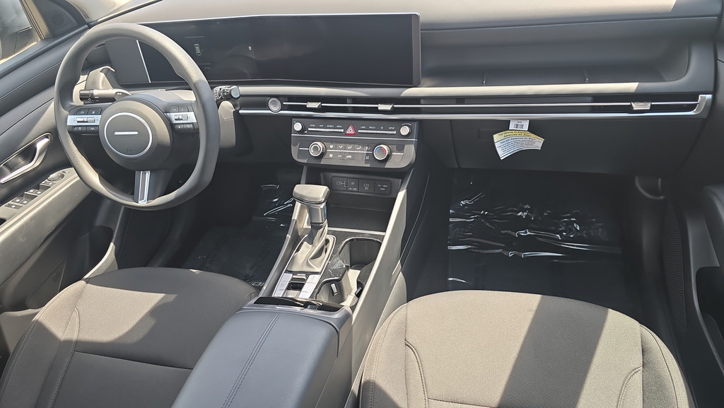 Certified 2025 Hyundai Tucson SE FWD image 11