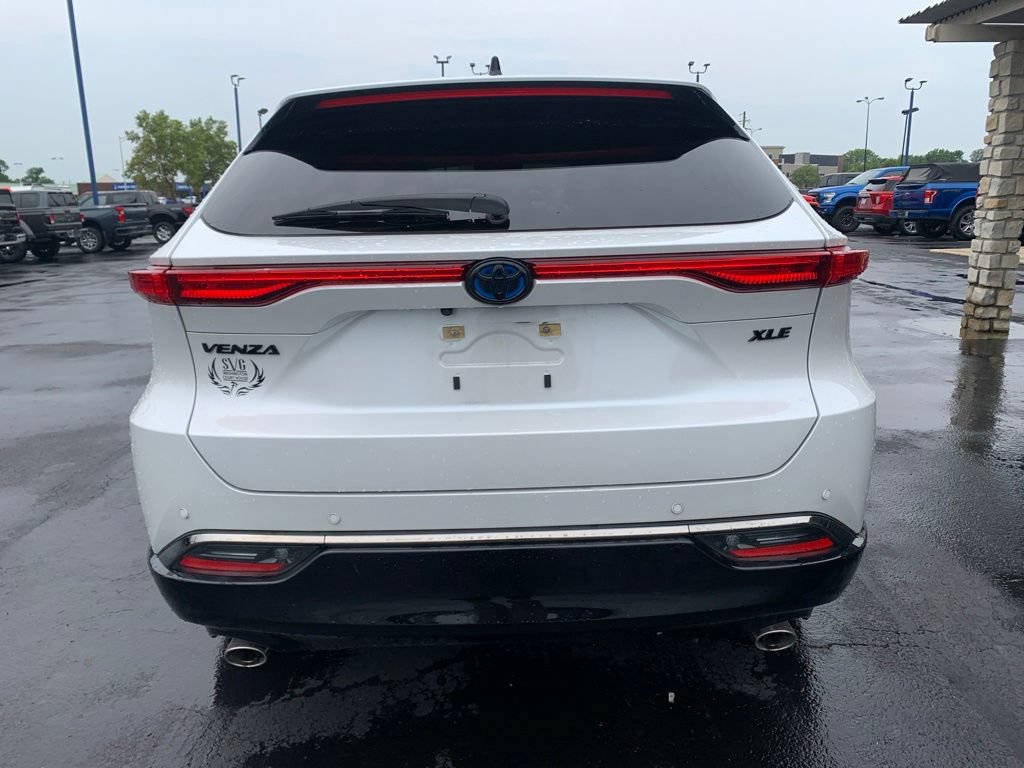 Used 2024 Toyota Venza Nightshade AWD/4WD image 4