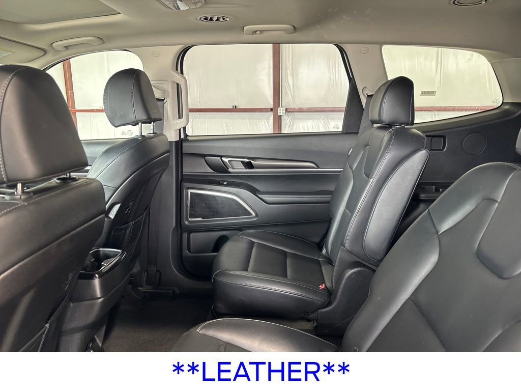 Used 2025 Kia Telluride S image 17