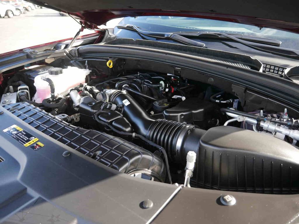 Used 2025 Jeep Grand Cherokee L Laredo w/ Trailer Tow Package image 12