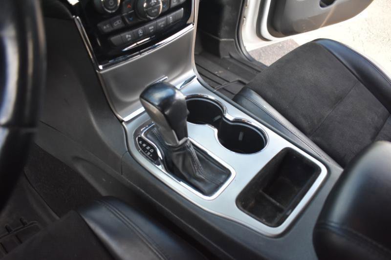 Used 2020 Jeep Grand Cherokee Altitude AWD/4WD image 32