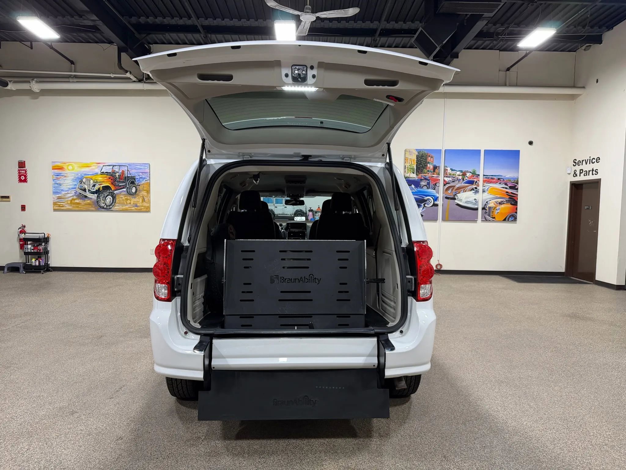 Used 2019 Dodge Grand Caravan SE image 25