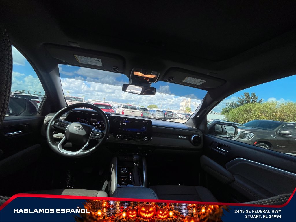 Used 2025 Chevrolet Colorado ZR2 w/ Technology Package AWD/4WD image 28