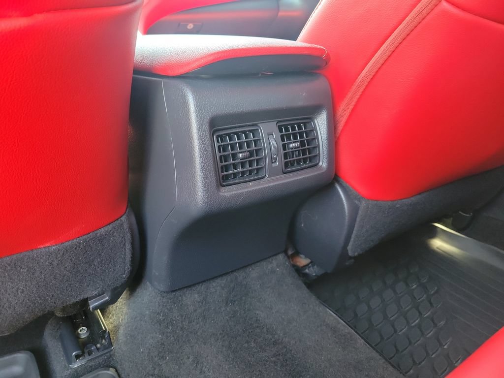 Used 2020 Toyota Camry XSE FWD image 11