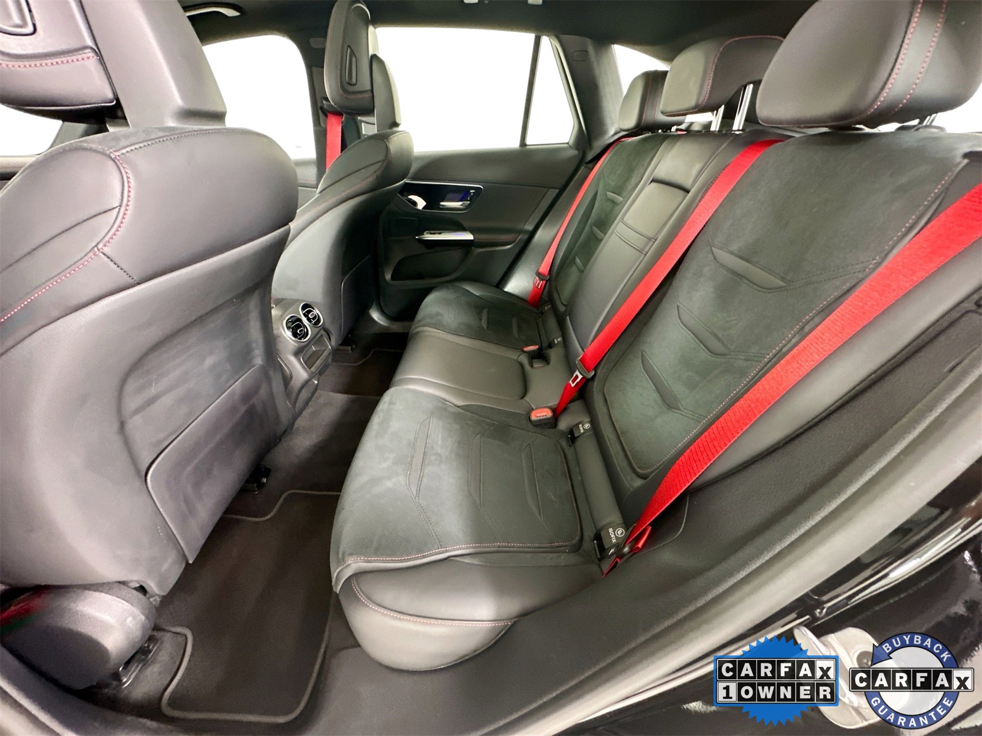 Used 2024 Mercedes-Benz GLC 43 AMG 4MATIC image 26