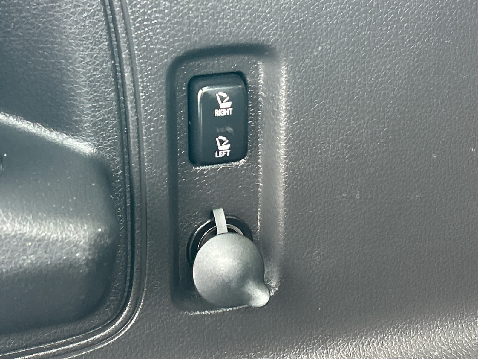 Used 2014 Lincoln MKX w/ Equipment Group 102A image 8