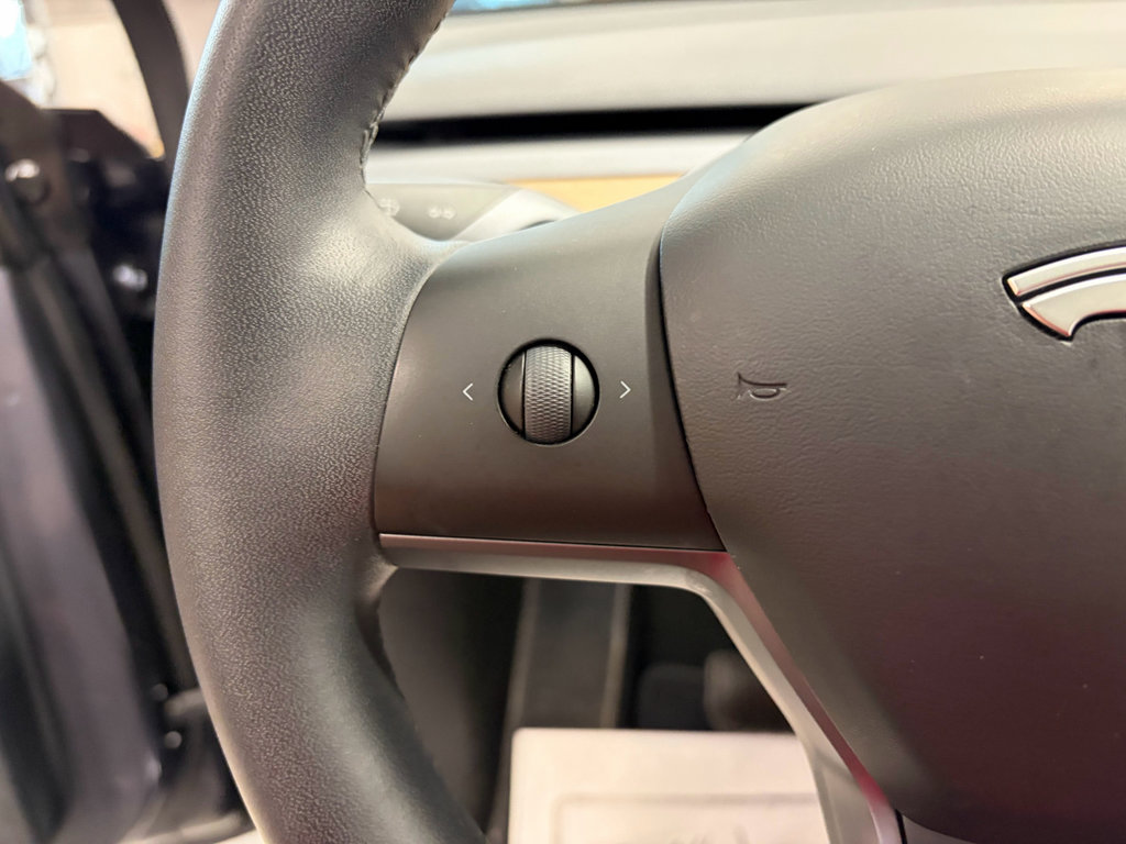 Used 2020 Tesla Model Y Long Range image 10