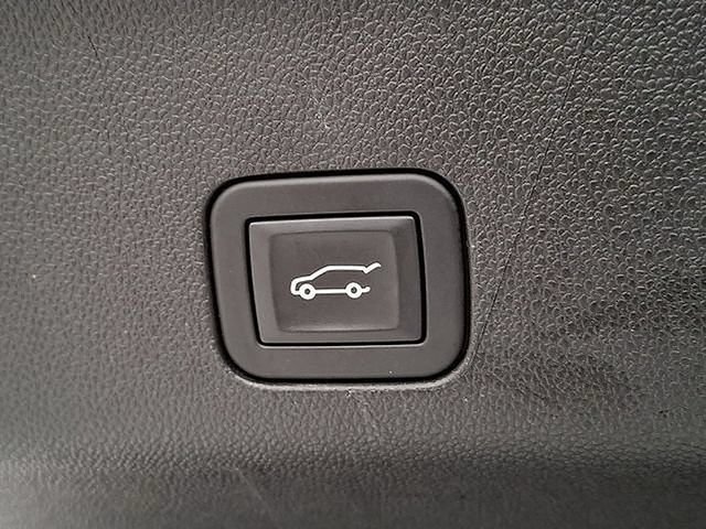 Used 2025 GMC Yukon Denali AWD/4WD image 25