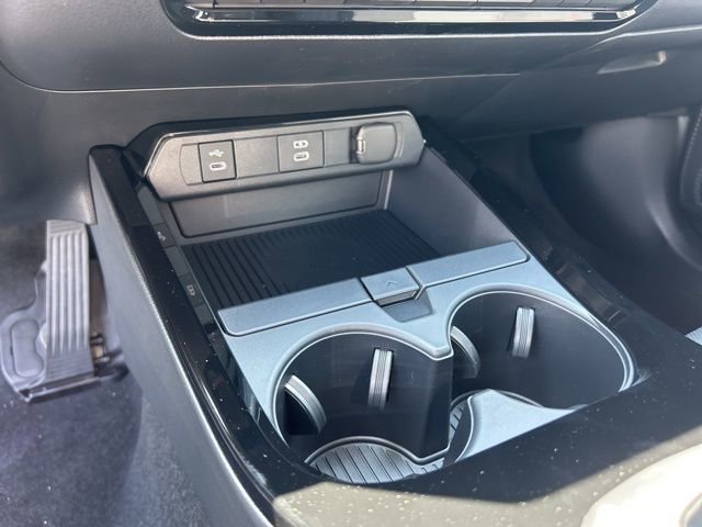 New 2025 Toyota Prius Plug-In Hybrid image 24