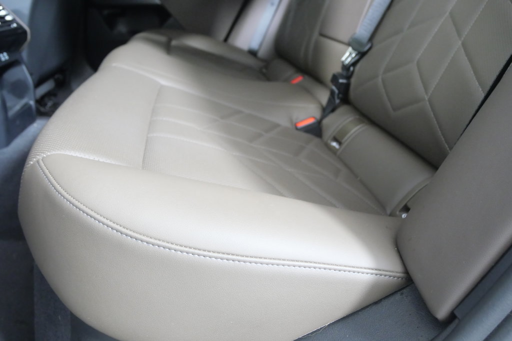 Used 2024 BMW 530i w/ Convenience Package RWD image 14