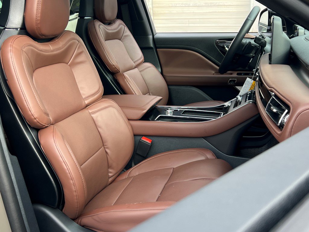 New 2026 Lincoln Aviator Reserve image 8