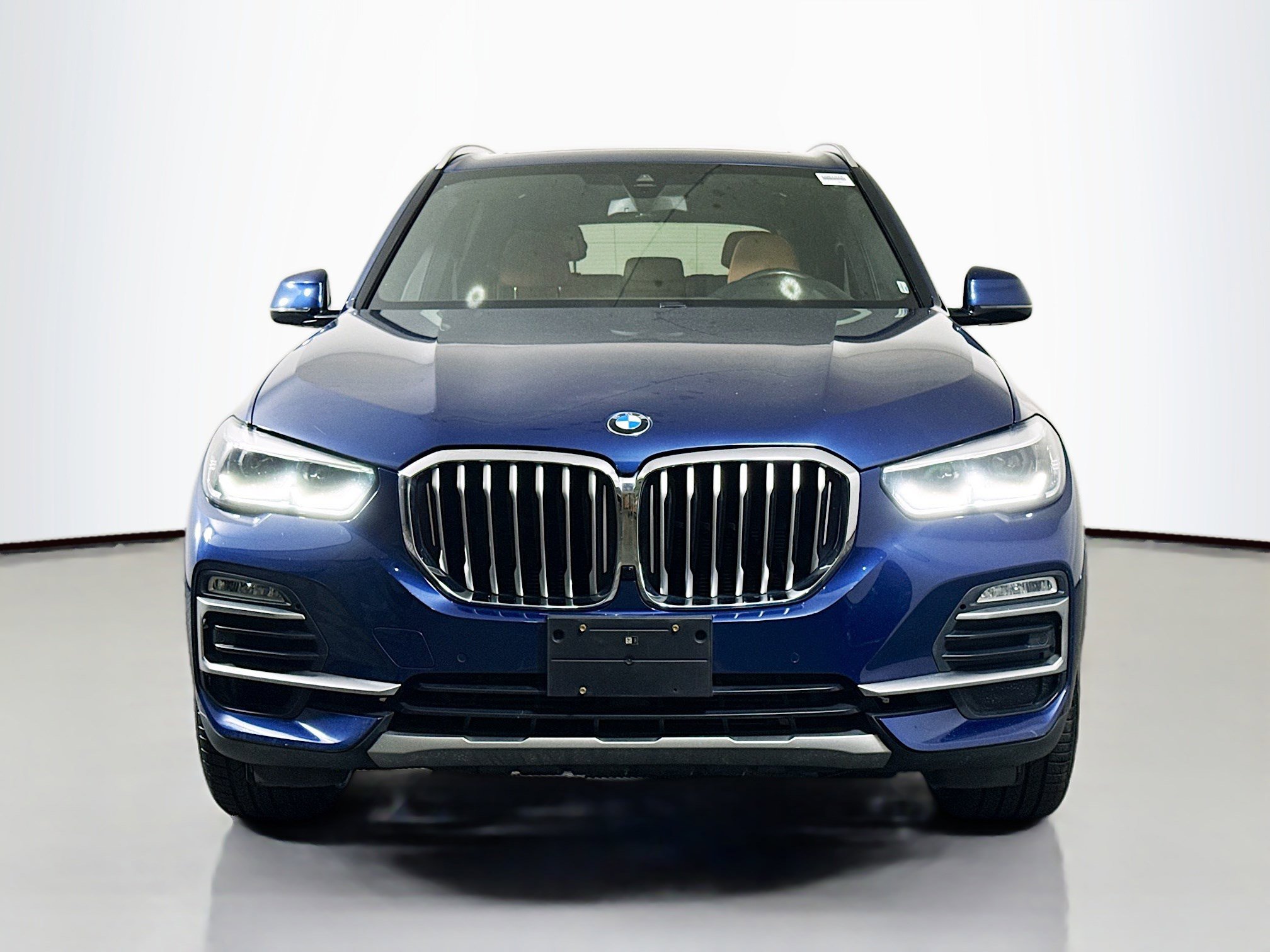 Used 2019 BMW X5 xDrive50i w/ Premium Package 2 AWD/4WD image 2