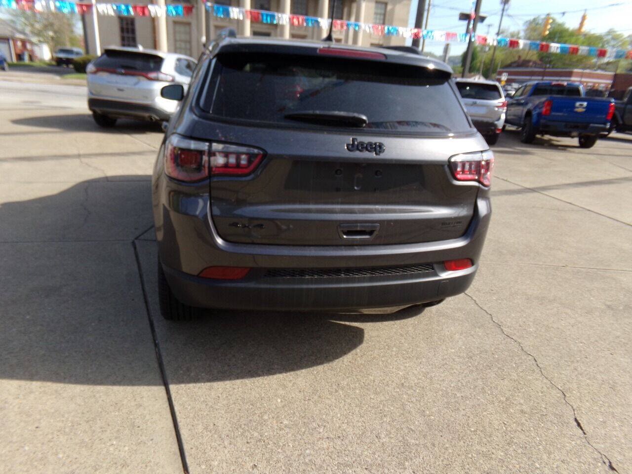 Used 2019 Jeep Compass Latitude AWD/4WD image 5