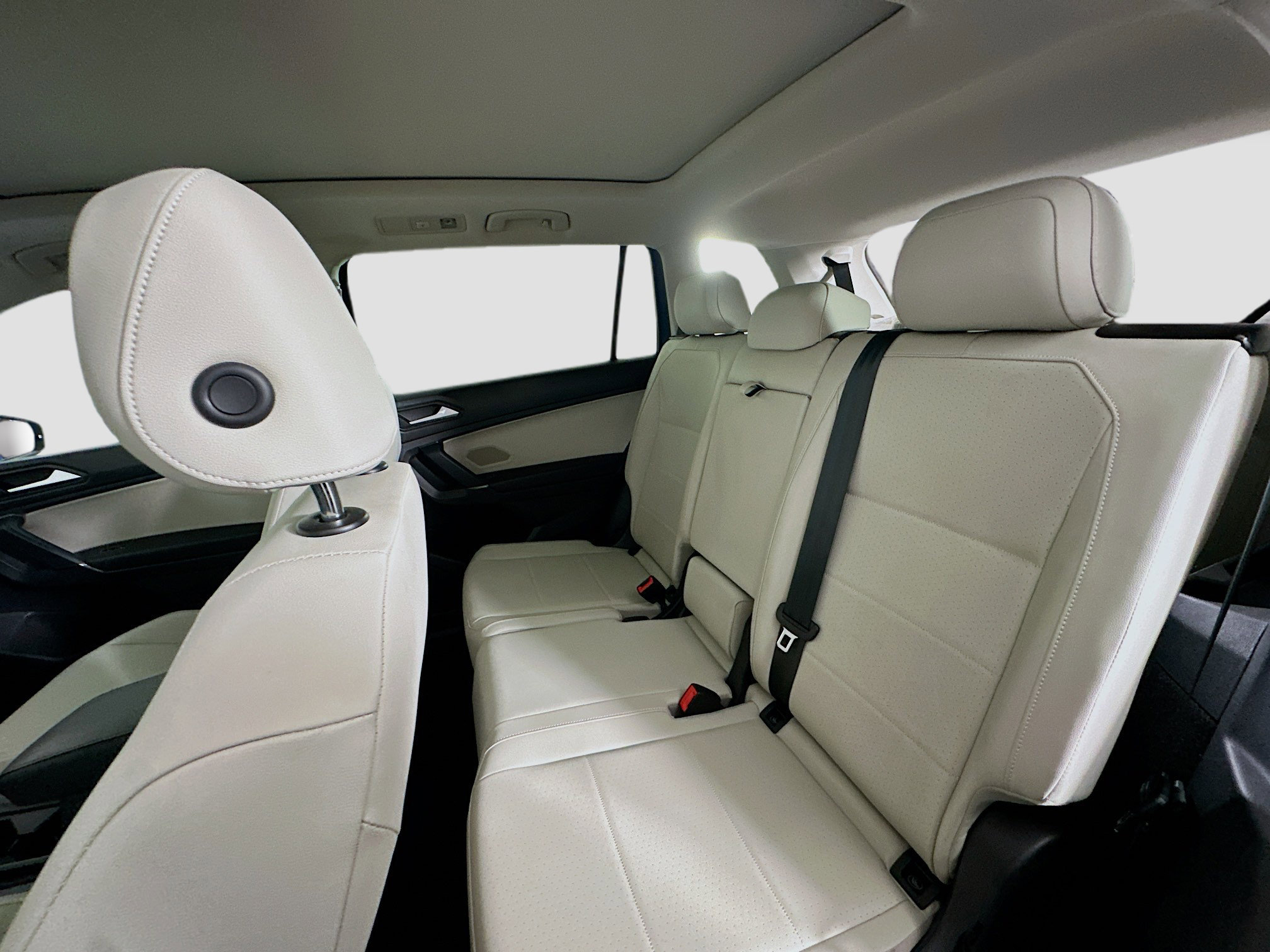 Used 2020 Volkswagen Tiguan SEL FWD image 26